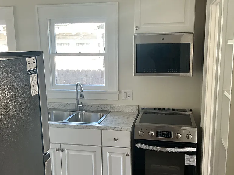 959 E 2nd St #959 — Photo 5