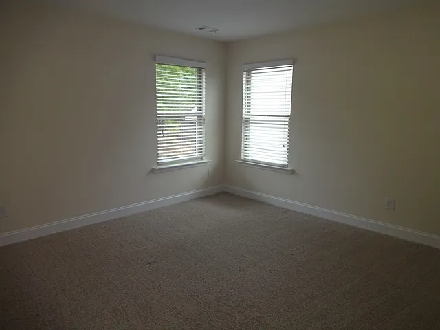 2049 Greenfern Ct — Photo 9