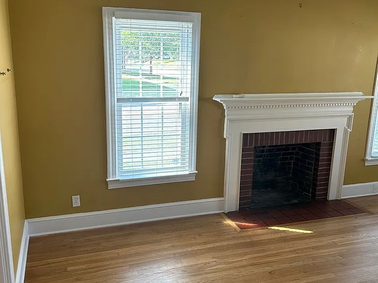 900 Laurel St — Photo 15