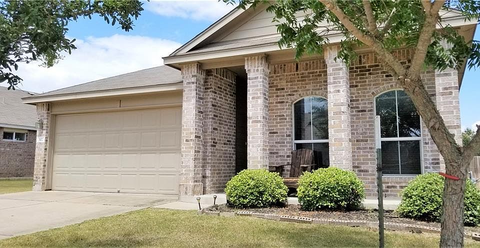 1st image of 302 Grutsch Dr