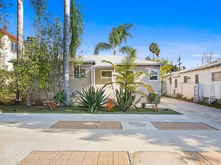 1531 Harvard St in Santa Monica - steps to Water Garden and SM Blvd! — Photo 16
