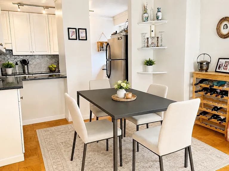 220 E 60th St #11B — Photo 4