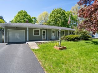 35 Horizon Dr, Rochester, NY 14625