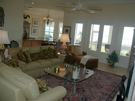 2nd image of 10 Southpointe Cir