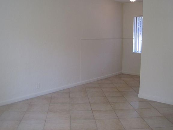 5th image of 2504 Oceanview Ave #2504B