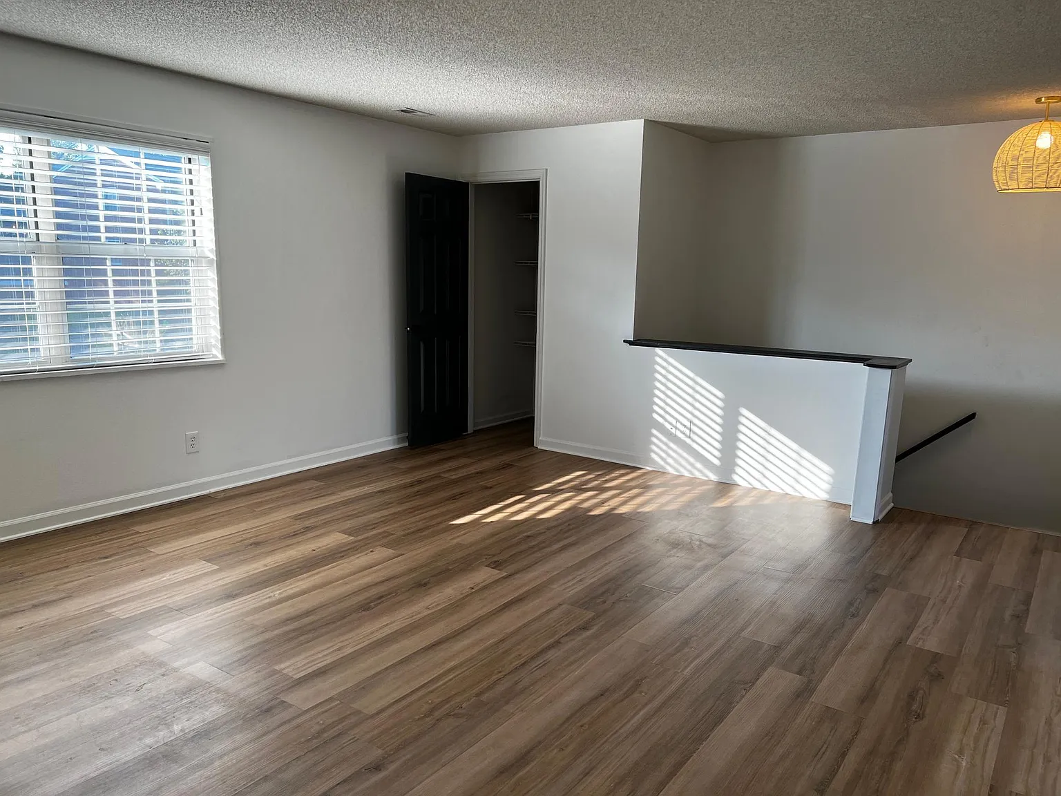 2 bed, 910 sqft, $1,575 — Photo 3