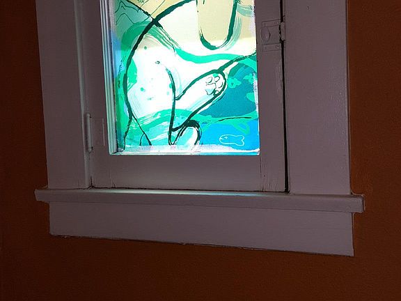 artwork stays on window