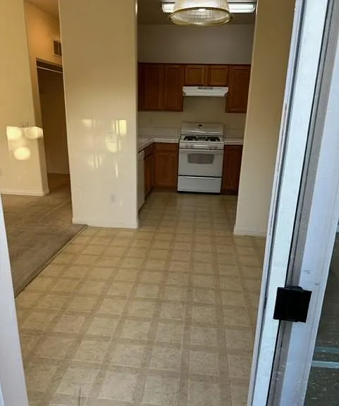 513 Yellow Meadow Ct #A — Photo 4