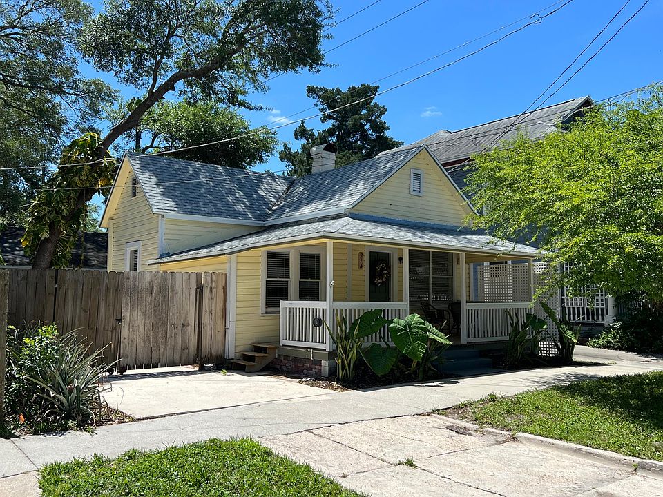 1st image of 213 E 4th St