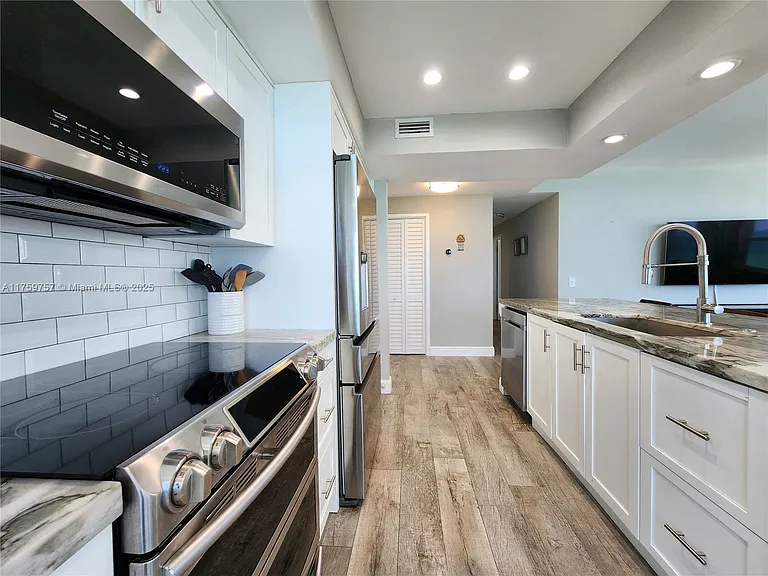 3505 S Ocean Dr #612 — Photo 17