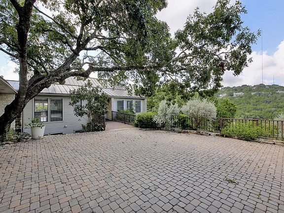 2nd image of 4709 Toreador Dr