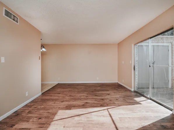1810 Rosemary Ave APT A, Victoria, TX 77901