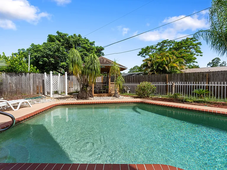 Swimming pool and gabezo