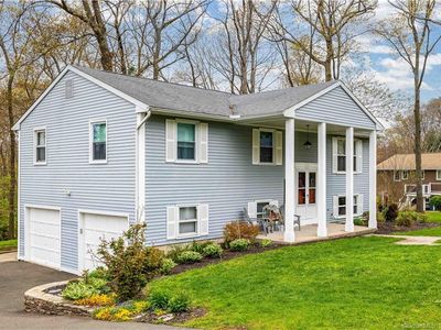 16 Nutmeg Rd, Bristol, CT, 06010