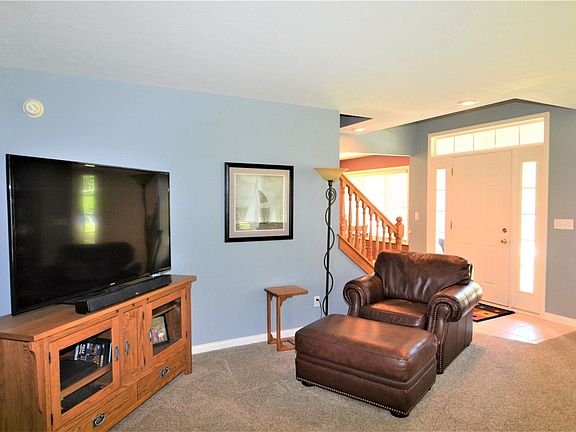 Entryway & Living Room