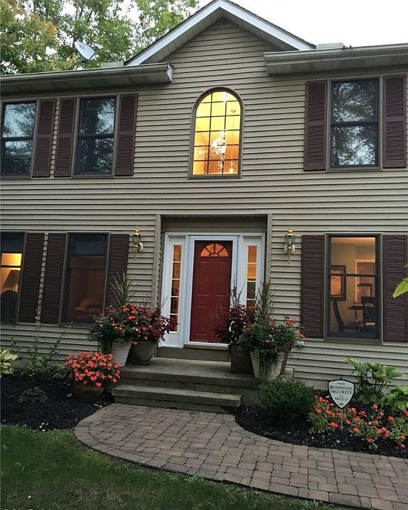 1st image of 8105 Autumn Dr