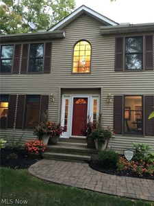 8105 Autumn Dr, Chardon, OH, 44024