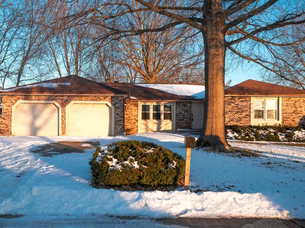 1118 S Red Wing Dr, Marshall, MO 65340