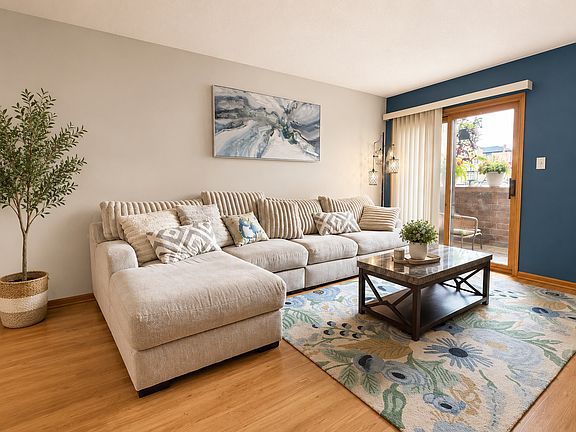 3rd image of 7935 W 90th St APT 1A