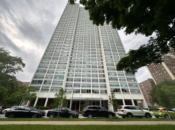 1700 E 56th St APT 1706, Chicago, IL 60637