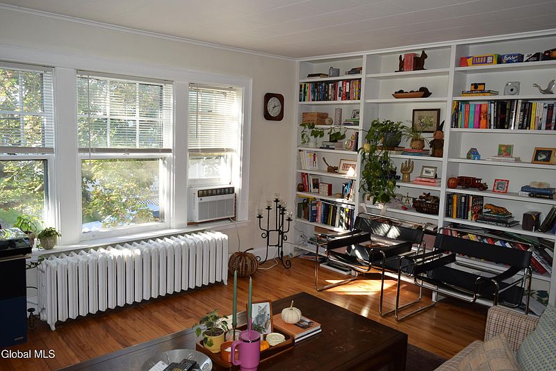 2nd image of 6 Bacon Street