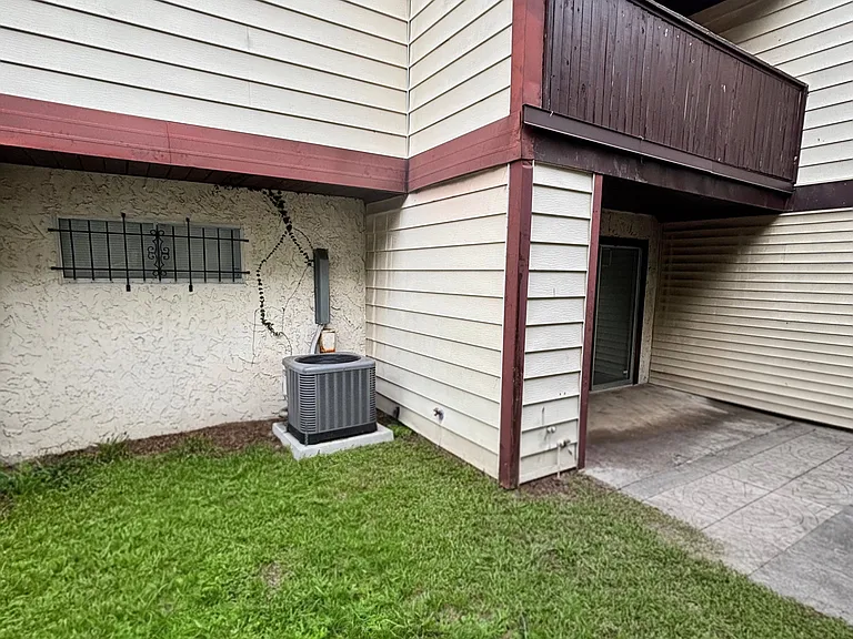 3982 Crayrich Cir #3982 — Photo 5