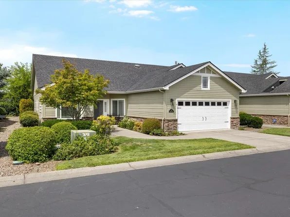 51 Broken Stone Way, Eagle Point, OR 97524