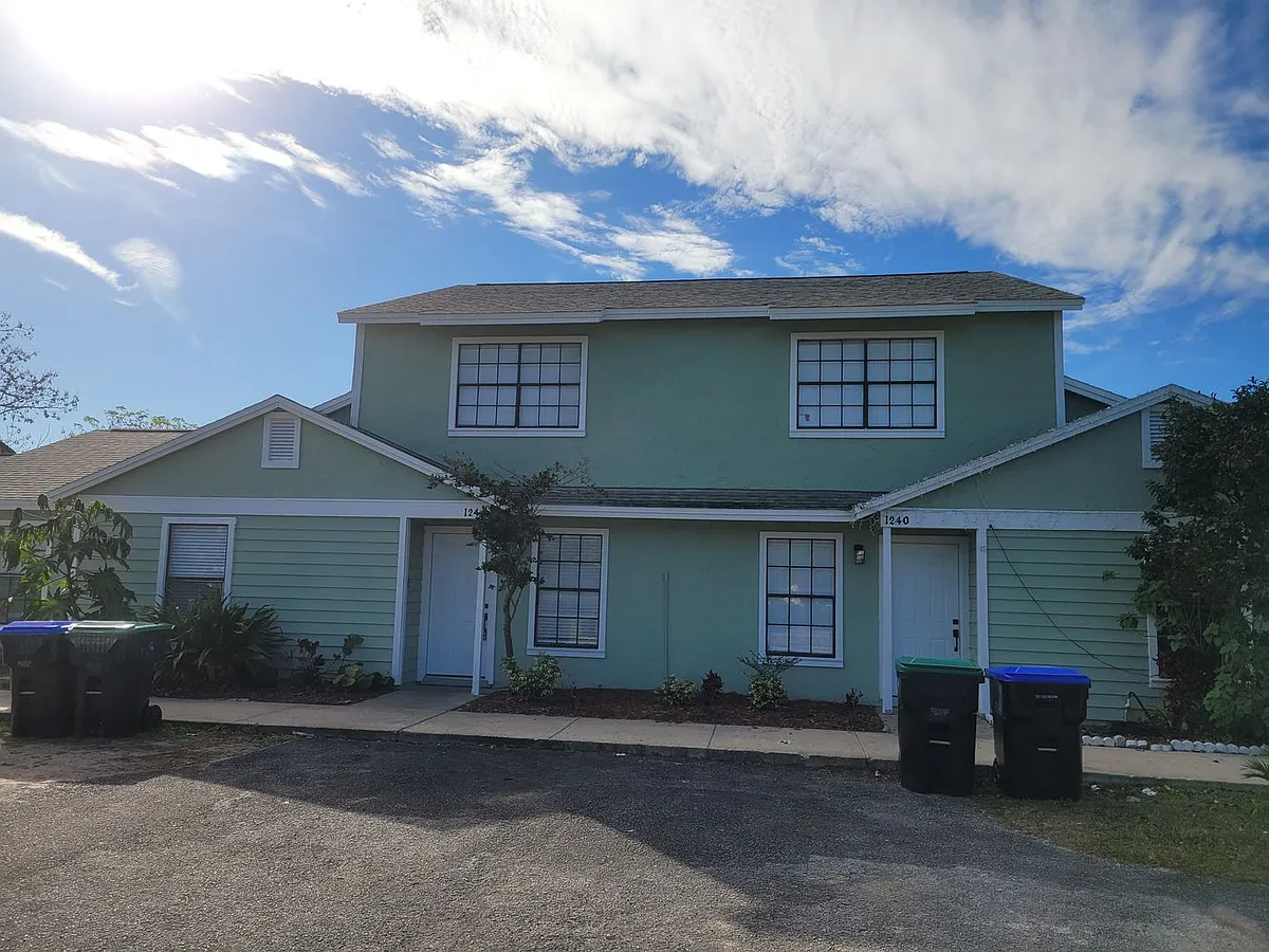 Building Photo - 1236 Dovehill Dr