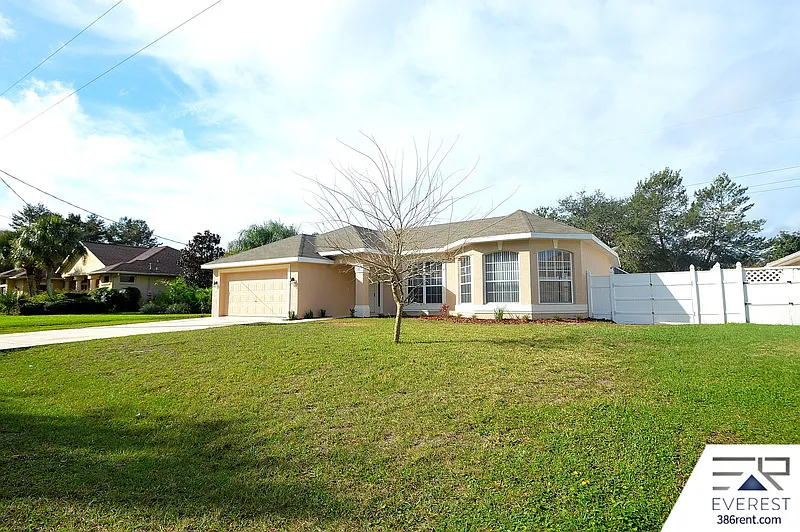 3 bed, 2.0 bath, 2077 sqft, $2,500 — Photo 3