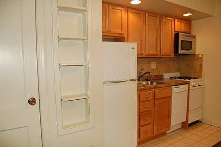 4th image of 1934 Waverly St APT E209