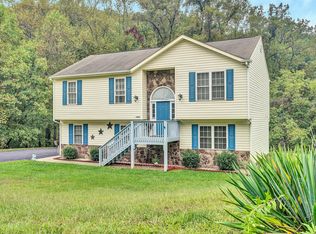 1823 Feather Rd, Vinton, VA 24179