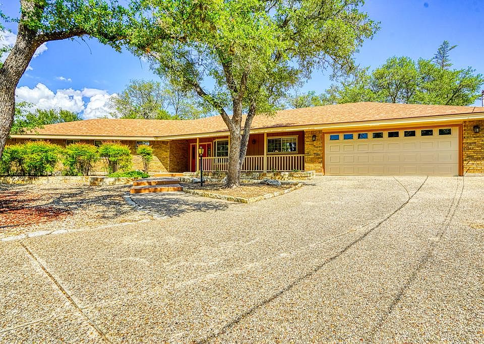 1st image of 2101 Trail Wood Cir