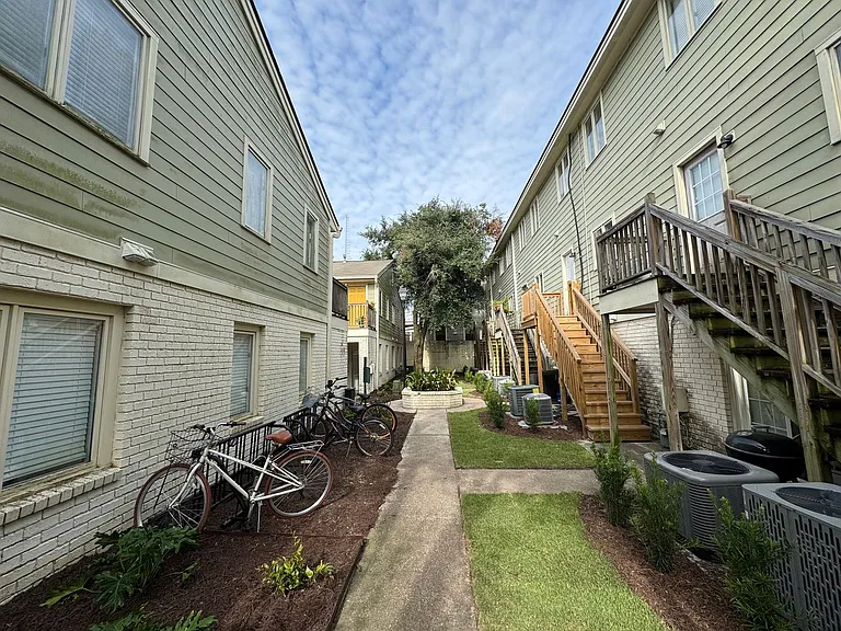 Gardens on Gaston — Photo 10