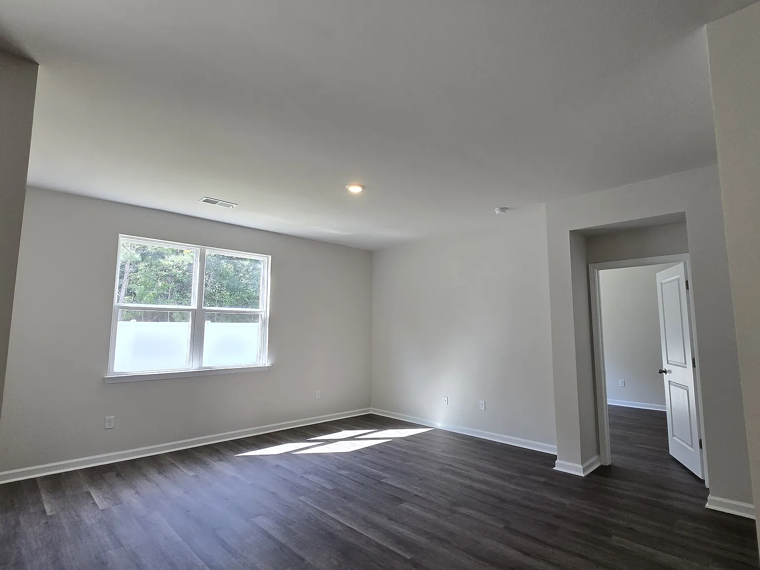 4 bed, 1774 sqft, $2,200 — Photo 3