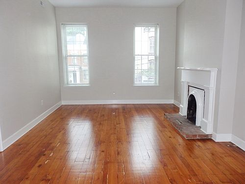3rd image of 521 Liberty Hl APT B