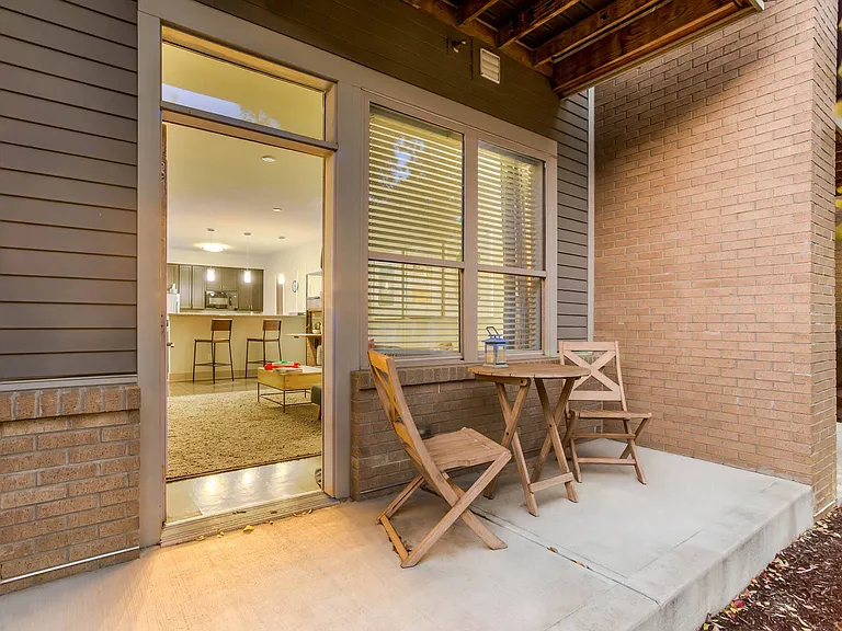 Heritage at Oakley Square — Photo 10