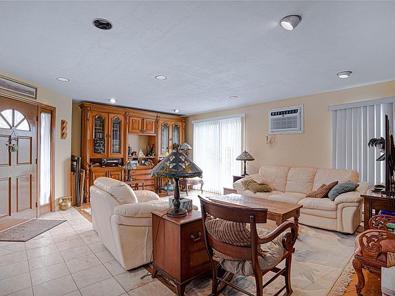 2nd image of 109 Land Lane