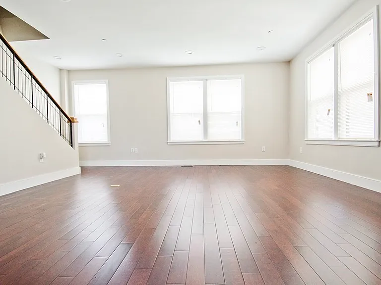 48 Saint Margaret St #48 — Photo 4