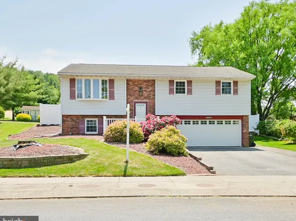 4162 Magnolia Dr, Mount Joy, PA 17552
