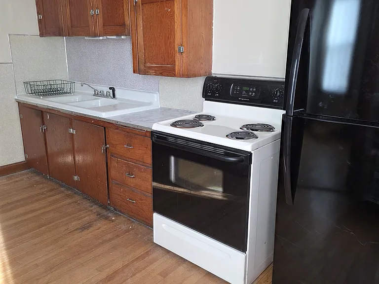 179 College St #3 — Photo 30