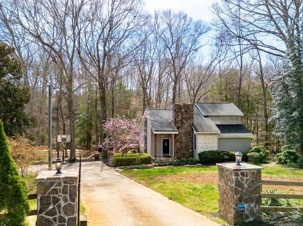 2106 Jonesville Rd, Simpsonville, SC 29681