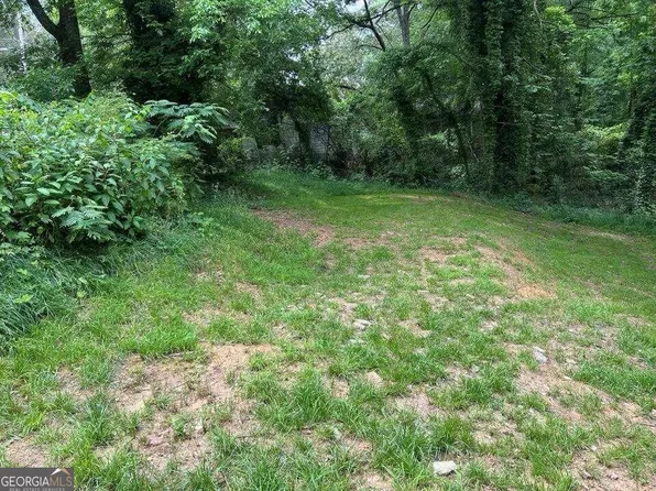 2357 Lumpkin St, East Pt, GA 30344