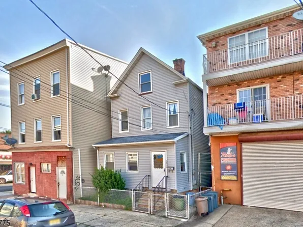 461 Fulton St, Elizabeth City, NJ 07206