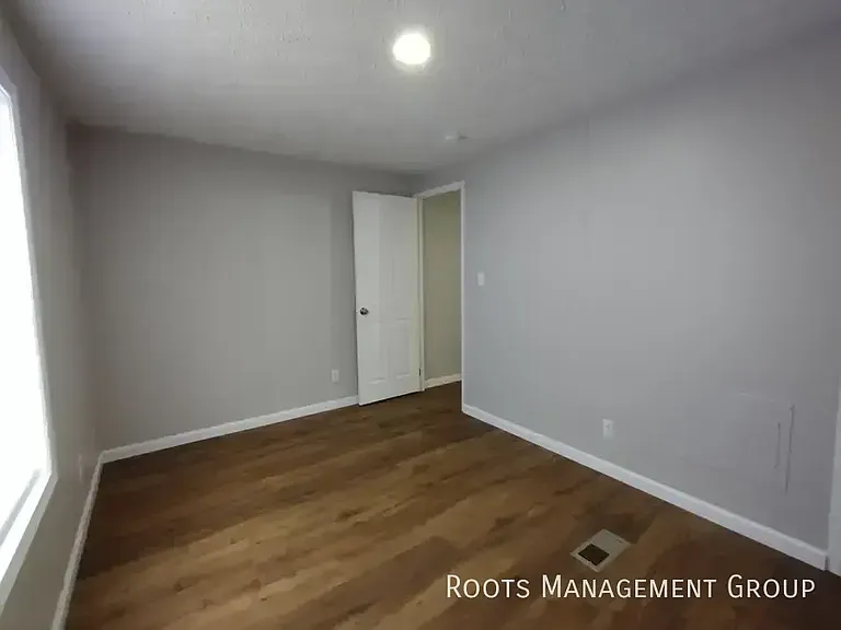 14 Birch Crest Dr #14 — Photo 6