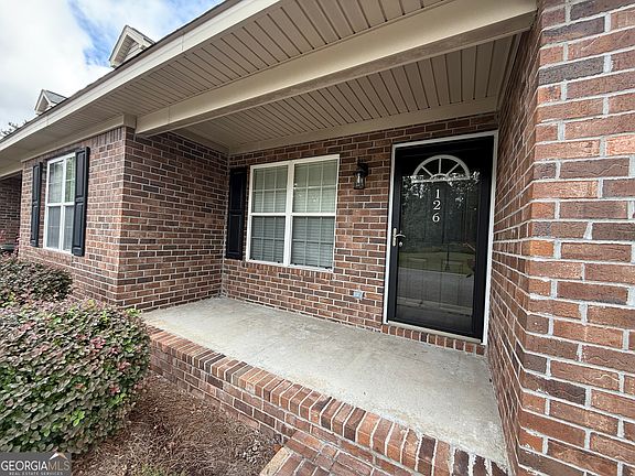 3rd image of 126 Lakeview Commons Dr