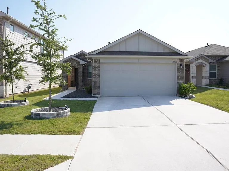 13906 Levy Ln — Photo 1