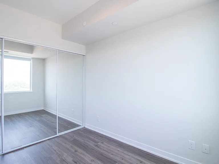 25 Nicholas Ave — Photo 43