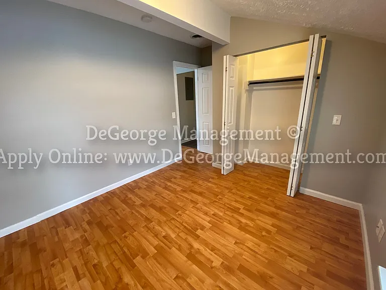 Burdick Estates Apartments — Photo 17