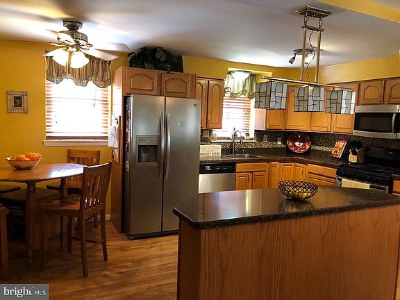 4th image of 3849 Ronnald Dr