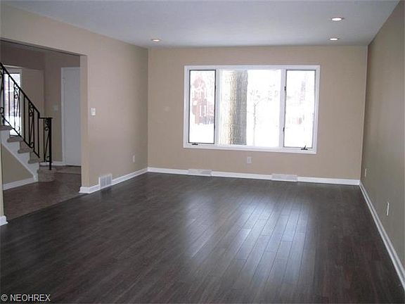 4th image of 2315 Miramar Blvd